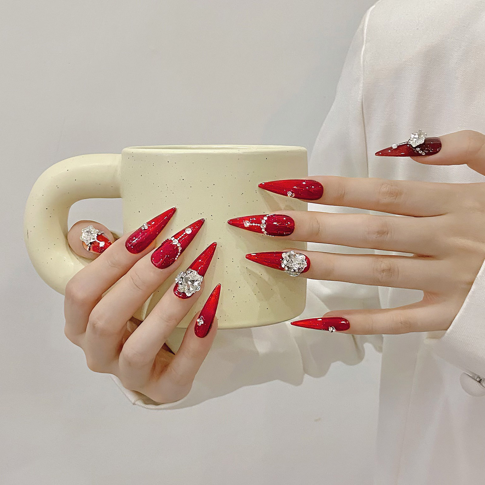 10pcs Handmade Red False Nails - Resin Art Flowers recension och pris